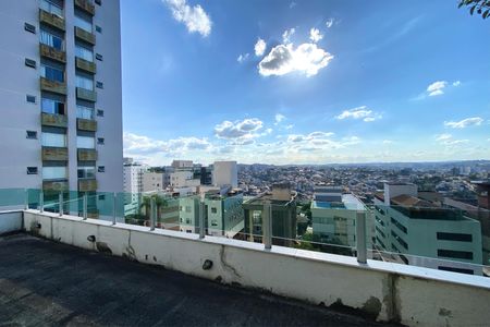 Apartamento à venda com 69m², 2 quartos e 1 vagaÁrea comum