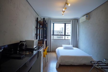 Sala _Quarto  de kitnet/studio para alugar com 1 quarto, 28m² em Protásio Alves, Porto Alegre