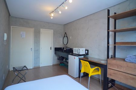 Sala_Quarto  de kitnet/studio para alugar com 1 quarto, 28m² em Protásio Alves, Porto Alegre