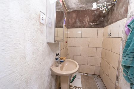 Banheiro de casa para alugar com 1 quarto, 40m² em Parque Cisper, São Paulo