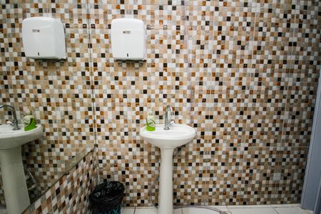 Casa para alugar com 250m², 8 quartos e sem vagaBanheiro Social