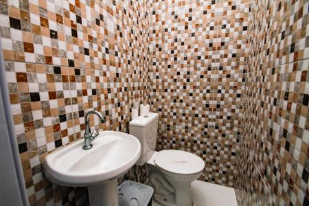 Casa para alugar com 250m², 8 quartos e sem vagaBanheiro Social