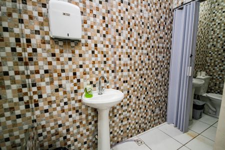 Casa para alugar com 250m², 8 quartos e sem vagaBanheiro Social