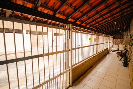 Casa para alugar com 250m², 8 quartos e sem vagaVaranda