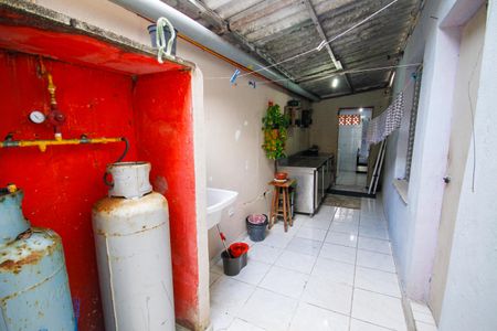 Casa para alugar com 250m², 8 quartos e sem vagaQuintal