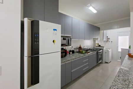 Apartamento para alugar com 77m², 2 quartos e 2 vagas Apartamento para alugar com 77m², 2 quartos e 2 vagasCozinha