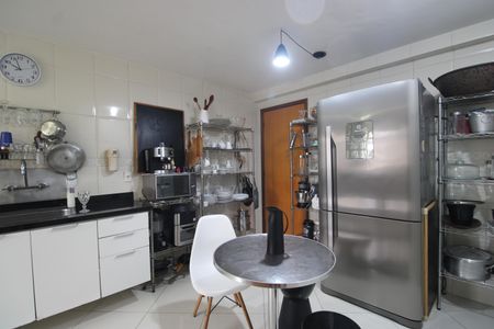Apartamento à venda com 163m², 4 quartos e 2 vagasCozinha