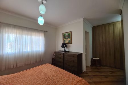 Apartamento à venda com 130m², 4 quartos e 2 vagas Apartamento à venda com 130m², 4 quartos e 2 vagasSuite