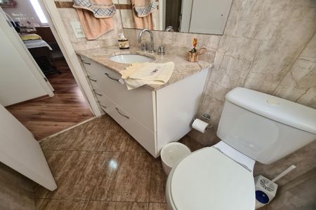 Apartamento à venda com 130m², 4 quartos e 2 vagas Apartamento à venda com 130m², 4 quartos e 2 vagasBanheiro