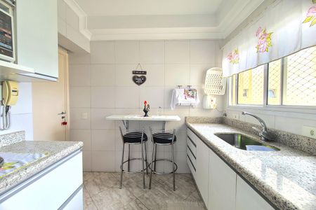 Apartamento à venda com 130m², 4 quartos e 2 vagas Apartamento à venda com 130m², 4 quartos e 2 vagasCozinha
