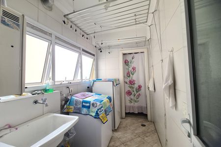 Apartamento à venda com 130m², 4 quartos e 2 vagas Apartamento à venda com 130m², 4 quartos e 2 vagasÁrea de Serviço