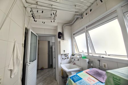 Apartamento à venda com 130m², 4 quartos e 2 vagas Apartamento à venda com 130m², 4 quartos e 2 vagasÁrea de Serviço