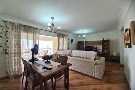 Apartamento à venda com 130m², 4 quartos e 2 vagas Apartamento à venda com 130m², 4 quartos e 2 vagasSala