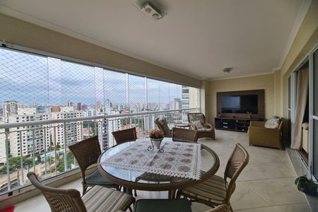 Apartamento à venda com 130m², 4 quartos e 2 vagas Apartamento à venda com 130m², 4 quartos e 2 vagasVaranda da Sala