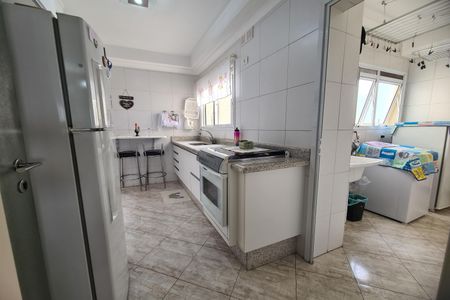 Apartamento à venda com 130m², 4 quartos e 2 vagas Apartamento à venda com 130m², 4 quartos e 2 vagasCozinha