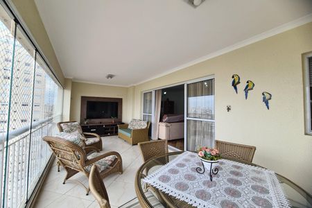 Apartamento à venda com 130m², 4 quartos e 2 vagas Apartamento à venda com 130m², 4 quartos e 2 vagasVaranda da Sala