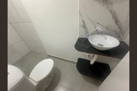 Casa para alugar com 55m², 2 quartos e sem vagaBanheiro