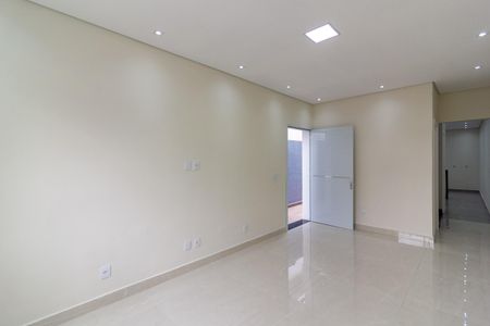 Casa para alugar com 165m², 3 quartos e 2 vagasSala