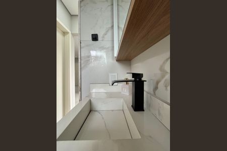 Banheiro de apartamento à venda com 2 quartos, 49m² em Vila Industrial (campinas), Campinas