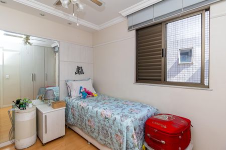Apartamento à venda com 139m², 4 quartos e 2 vagasQuarto 2