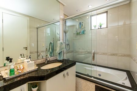 Apartamento à venda com 139m², 4 quartos e 2 vagasBanheiro da Suíte