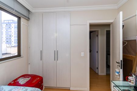 Apartamento à venda com 139m², 4 quartos e 2 vagasQuarto 2