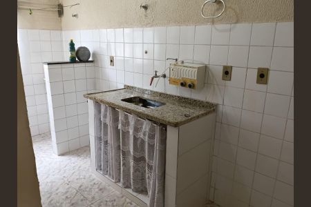 Cozinha de apartamento para alugar com 2 quartos, 55m² em Cosmos, Rio de Janeiro
