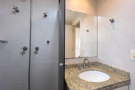 Apartamento para alugar com 102m², 3 quartos e 2 vagasBanheiro