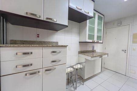 Apartamento para alugar com 102m², 3 quartos e 2 vagasCozinha