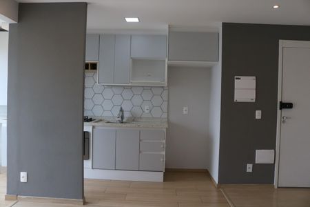 Sala de apartamento à venda com 2 quartos, 46m² em Parque Industrial Tomas Edson, São Paulo