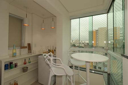 Apartamento à venda com 166m², 3 quartos e 2 vagasVaranda