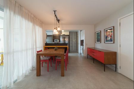 Apartamento à venda com 112m², 2 quartos e 2 vagasSala
