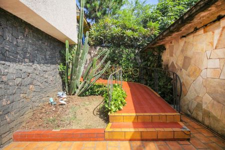 Casa à venda com 240m², 3 quartos e 4 vagasÁrea externa