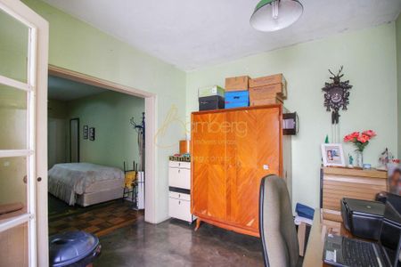 Casa à venda com 240m², 3 quartos e 4 vagasQuarto