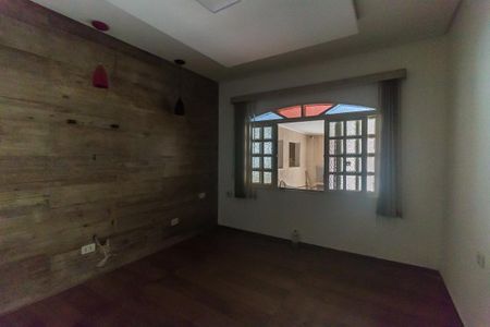 Casa para alugar com 170m², 3 quartos e 2 vagasSala