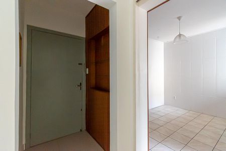 Hall de entrada de apartamento à venda com 2 quartos, 46m² em Independência, Porto Alegre