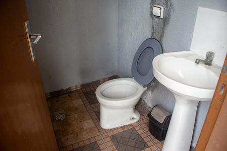 Casa para alugar com 450m², 2 quartos e 4 vagasBanheiro Churrasqueira