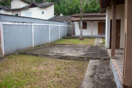 Casa para alugar com 450m², 2 quartos e 4 vagasQuintal