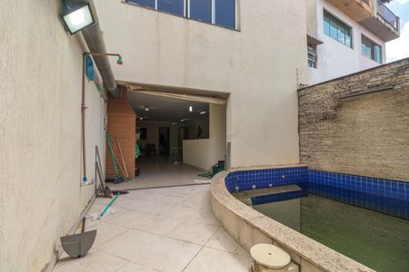 Casa à venda com 270m², 4 quartos e 5 vagasPiscina