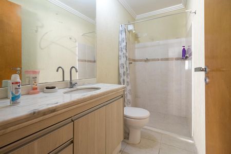 Casa à venda com 270m², 4 quartos e 5 vagasBanheiro de serviço