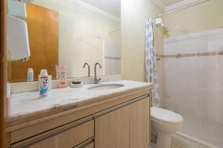 Casa à venda com 270m², 4 quartos e 5 vagasBanheiro de serviço