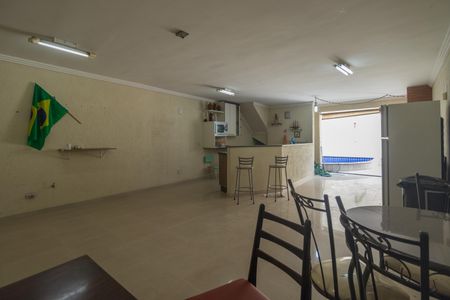 Casa à venda com 270m², 4 quartos e 5 vagasSalão de Festas/Churrasqueira