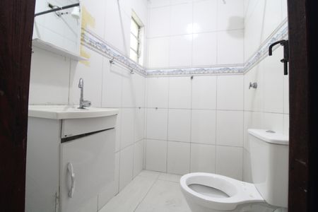 Banheiro da suíte 1 de casa para alugar com 2 quartos, 150m² em Parque Brasil, São Paulo