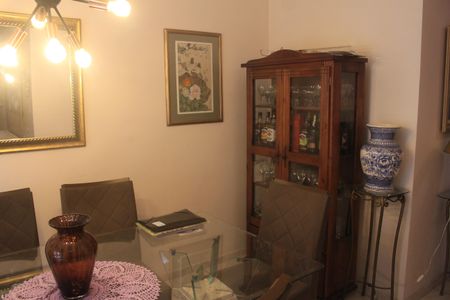 Casa à venda com 130m², 3 quartos e 6 vagasSala