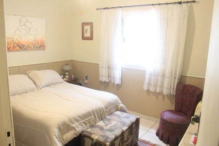 Casa à venda com 130m², 3 quartos e 6 vagasSuíte