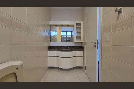 Apartamento para alugar com 265m², 3 quartos e 3 vagasBanheiro da suíte 2