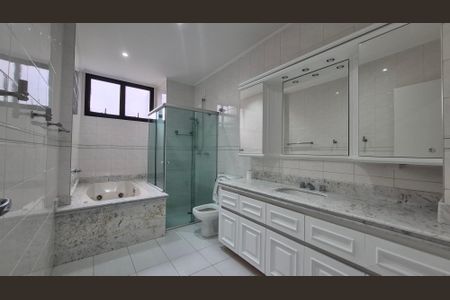 Apartamento para alugar com 265m², 3 quartos e 3 vagasBanheiro da suíte