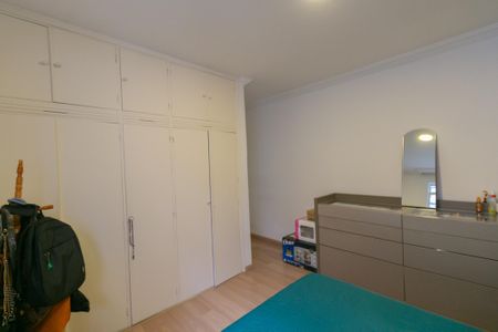 Casa à venda com 382m², 4 quartos e 4 vagas