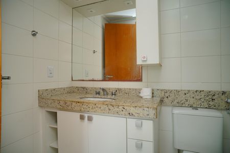 Apartamento para alugar com 110m², 3 quartos e 2 vagasBanheiro do Quarto 3