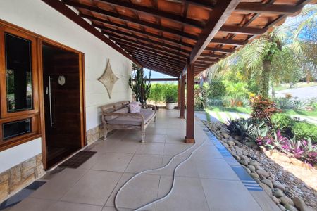 Casa de condomínio à venda com 380m², 3 quartos e 4 vagasQuintal